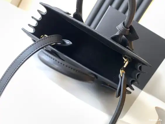 SAC SMOOTH YSL IN LEATHER NANO DE JOUR 0430